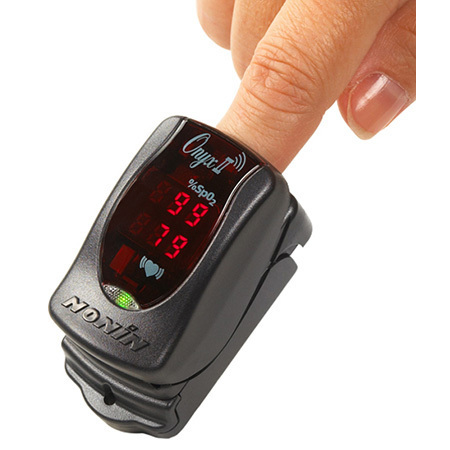 Pulse Oximeter, Onyx II 9560, Digital Fingertip, LED Display, Bluetooth, Memory, 2 AAA batteries